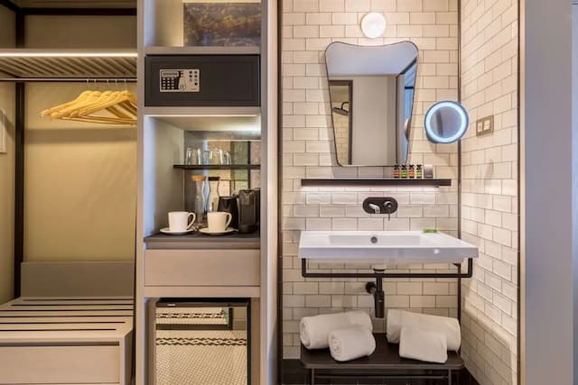 馬德里卡斯特利亞納希爾頓嘉悅里飯店-客房, 1 張特大雙人床-5