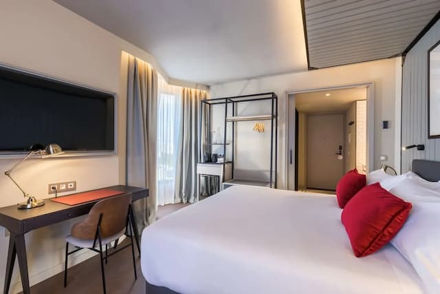 馬德里卡斯特利亞納希爾頓嘉悅里飯店-客房, 1 張特大雙人床, 邊間-3