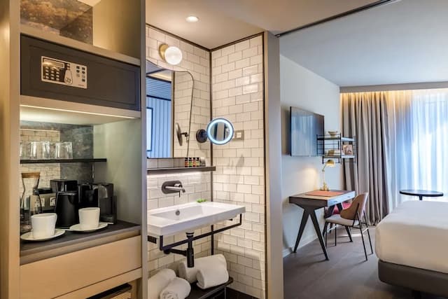 馬德里卡斯特利亞納希爾頓嘉悅里飯店-客房, 1 張特大雙人床, 城市景觀-3