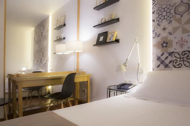 索馬溫齊飯店-三人房-4