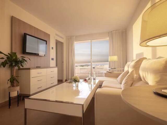 梅里亞錫切斯酒店-普通套房 (Family) (2 Adults + 1 Children)-1