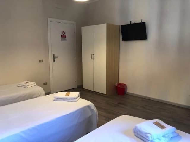 加拉飯店-經典三人房-4