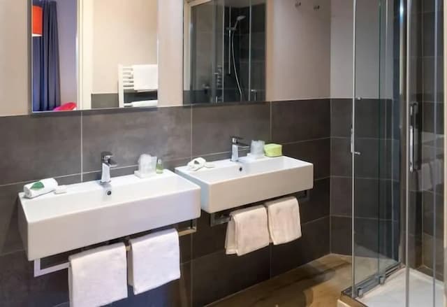 ホテル チェントロ-4 人部屋-4