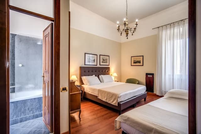 Hotel della Torre Argentina-经典三人房-1