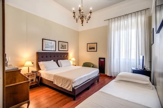 Hotel della Torre Argentina-经典三人房-2