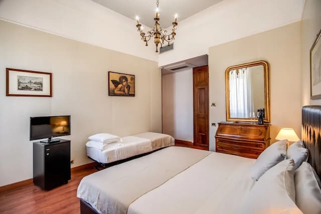 Hotel della Torre Argentina-经典三人房-3