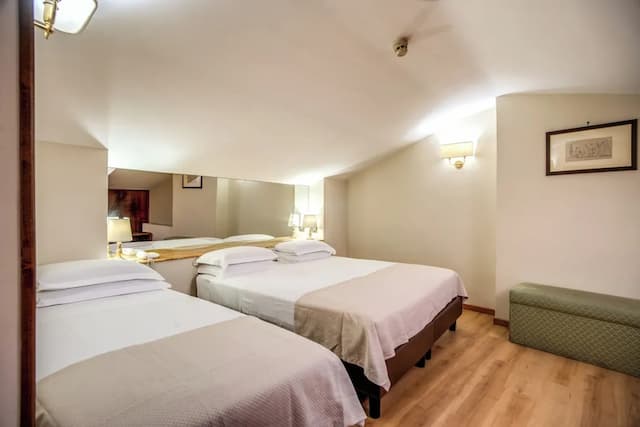 Hotel della Torre Argentina-经典三人房-6