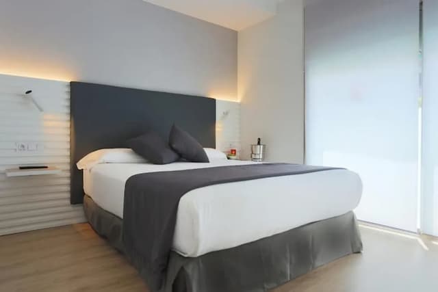 錫切斯酒店-標準雙人或雙床房-5