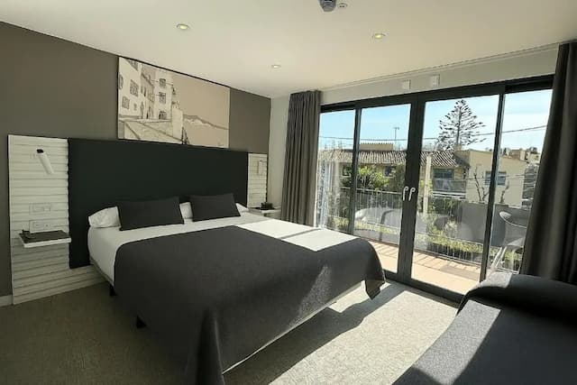 錫切斯酒店-高級雙人房, 露台-4