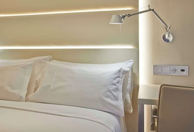 NH 바르셀로나 레스 코르츠-스탠다드룸-6