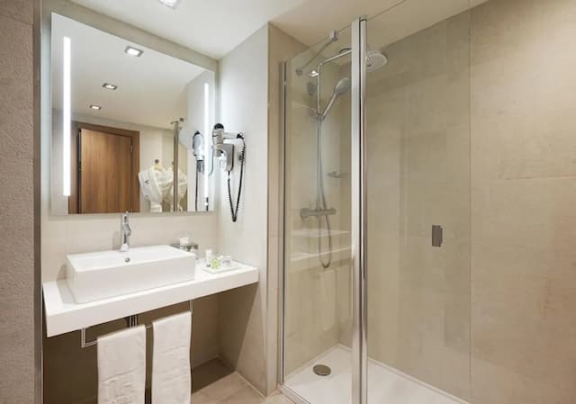 NH 바르셀로나 레스 코르츠-스탠다드룸-13