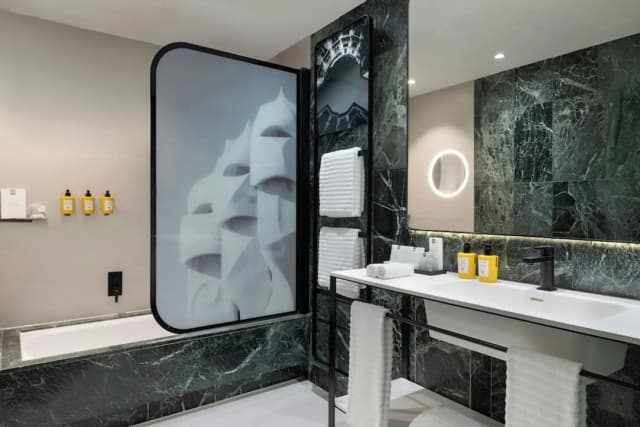 Renaissance Barcelona Hotel-Room (Prestige)-7