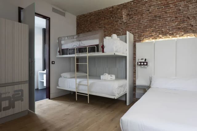 Petit Palace Lealtad Plaza-家庭房-10