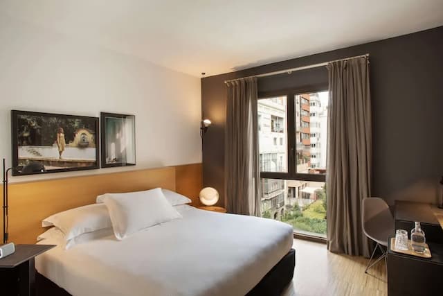 亞歷山大巴塞隆拿酒店 - 希爾頓 Curio 精選系列-客房, 1 張特大雙人床, 泳池景-2