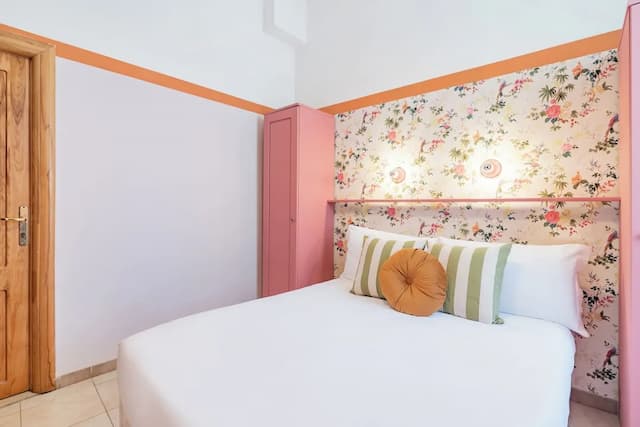 西班牙飯店-標準雙人房-6