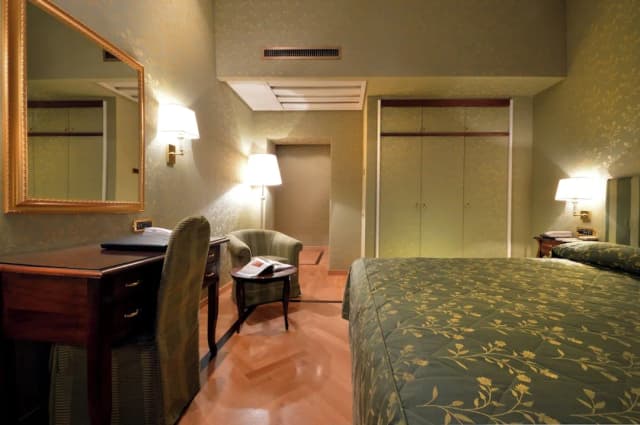 Grand Hotel Vesuvio-Superior Room King or Twin-1