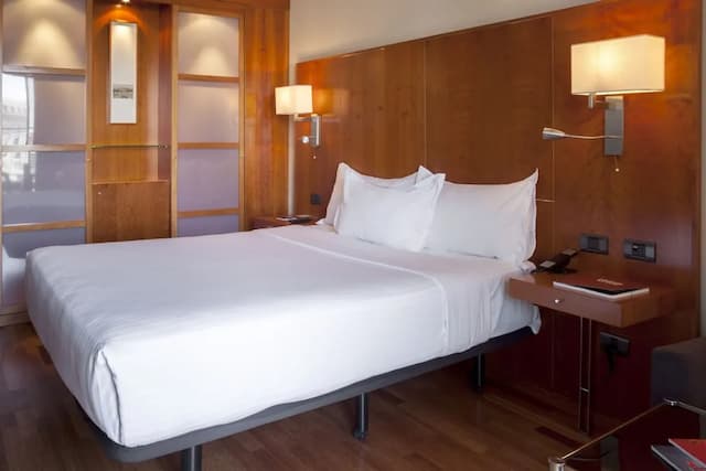 AC Hotel Aitana by Marriott-Standard Room, 1 Queen Bed-3