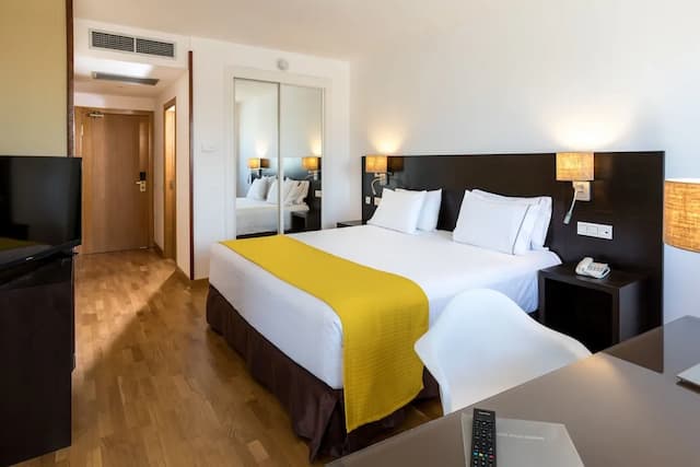 Rafaelhoteles Atocha-Family Room-4