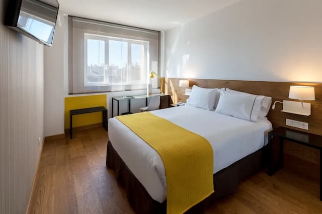 Rafaelhoteles Atocha-Standard Double or Twin Room-1