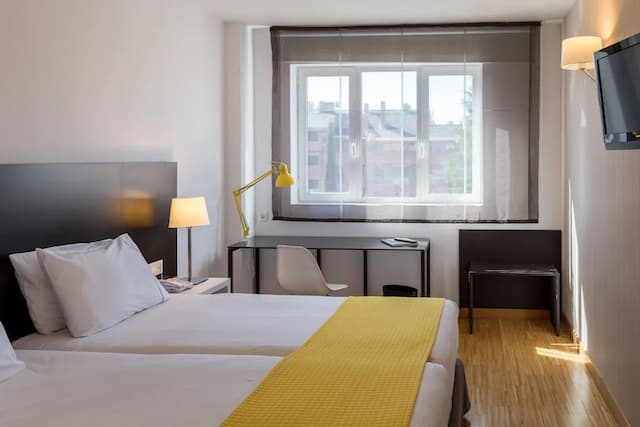Rafaelhoteles Atocha-Standard Double or Twin Room-2