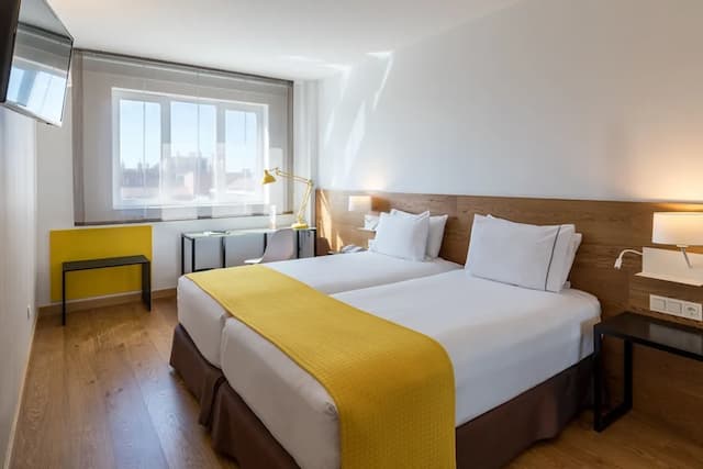 Rafaelhoteles Atocha-Double Room (extra bed)-2