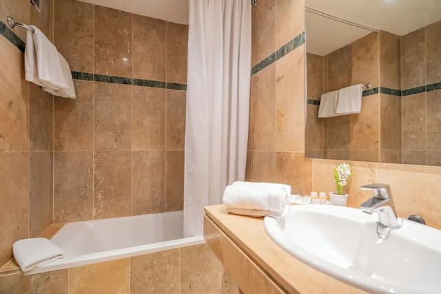 格洛雷耶斯酒店-高級雙人房-3