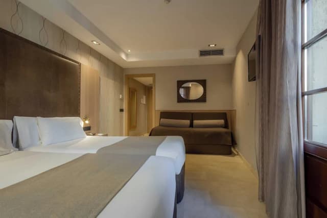 Gran Hotel Barcino-Triple 3-3