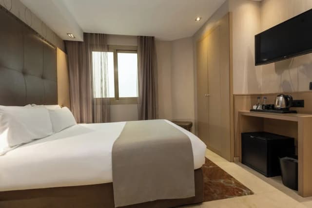 Gran Hotel Barcino-Double Room-29