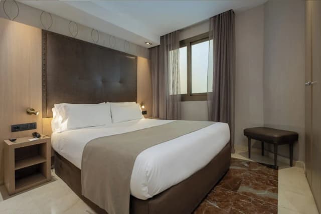 Gran Hotel Barcino-Double Room-28