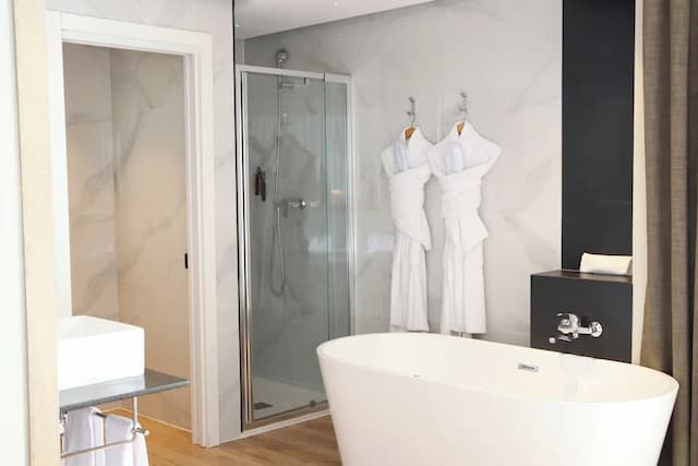 歐洲斜港飯店-普通套房, 海景 (1 Adult)-13