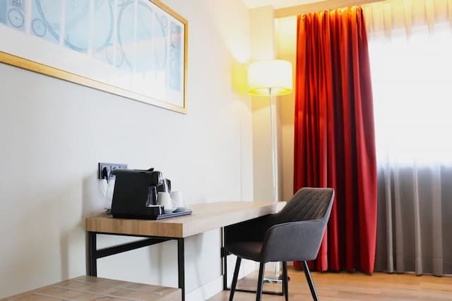 歐洲斜港飯店-普通套房, 海景 (1 Adult)-11