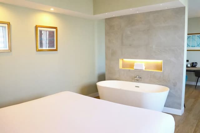 歐洲斜港飯店-普通套房, 海景 (1 Adult)-8