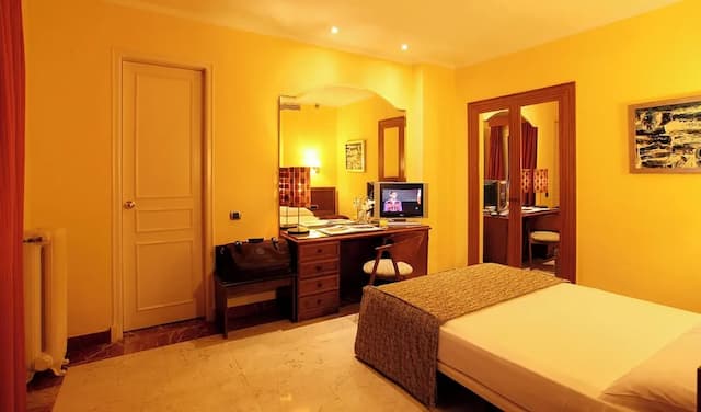 努維爾飯店-雙人或雙床房-10