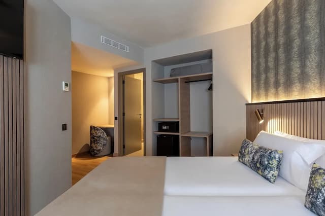 金字塔拉斐爾飯店-高級雙人房-1