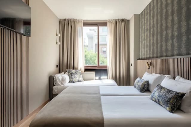 金字塔拉斐爾飯店-高級三人房-1