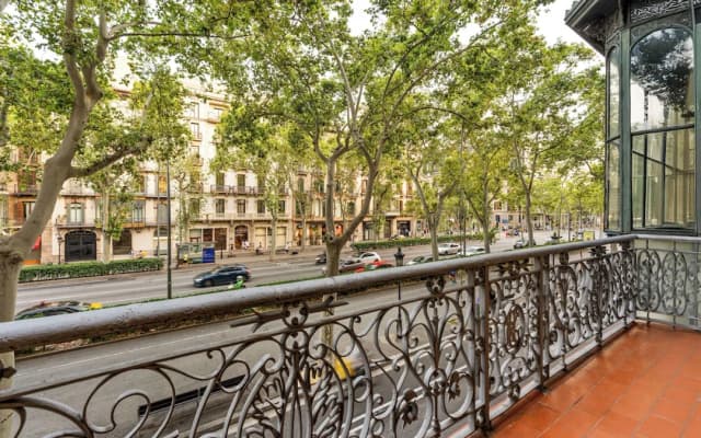 Hotel Indigo Barcelona - Plaza Catalunya by IHG-Premium Room, 1 King Bed, City View-6