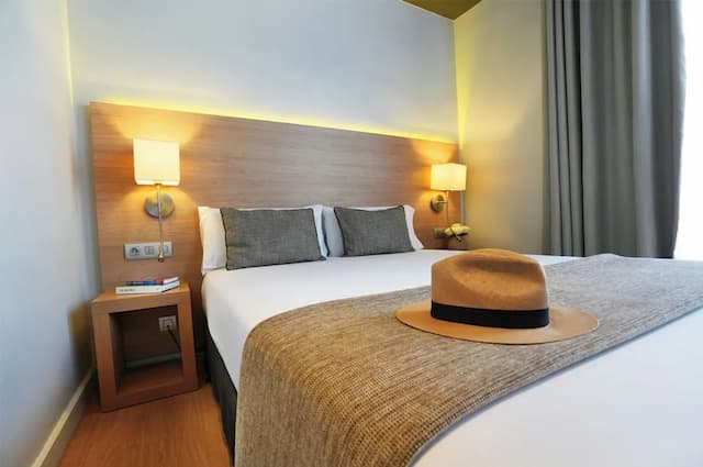 蘭布拉拱門酒店-Habitación Doble con Cama Matrimonial-4