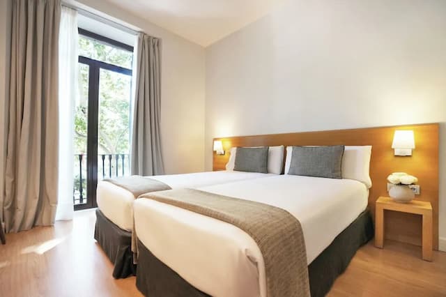 蘭布拉拱門酒店-雙床房, 城市景-4