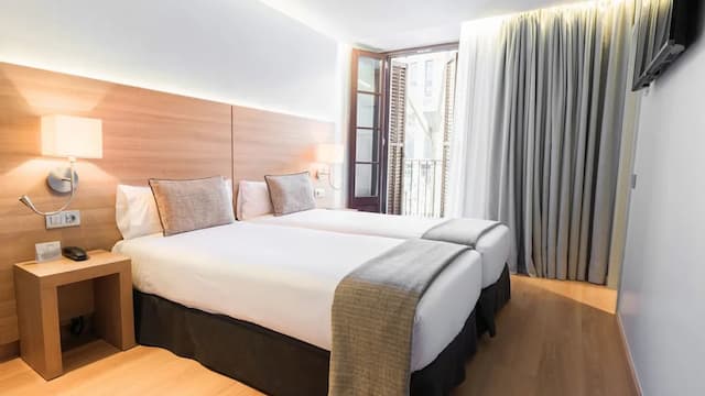 蘭布拉拱門酒店-雙床房, 城市景-1