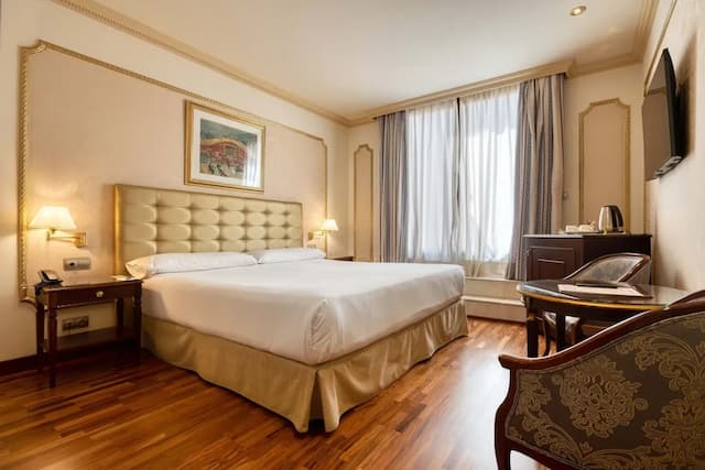 Hotel Roger de Lluria Barcelona-Classic Double or Twin Room-1