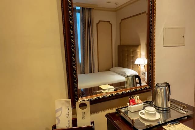 Hotel Roger de Lluria Barcelona-Basic Single Room (Interior)-5