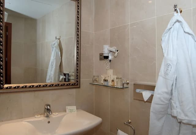 Hotel Roger de Lluria Barcelona-Basic Single Room (Interior)-7