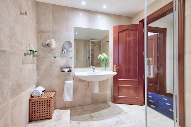 Hotel Roger de Lluria Barcelona-Family Quadruple Room-10