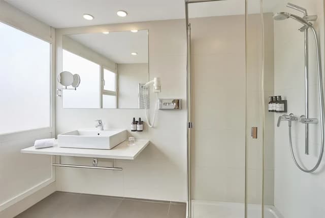 NH 바르셀로나 스타디움-스탠다드 싱글룸-4