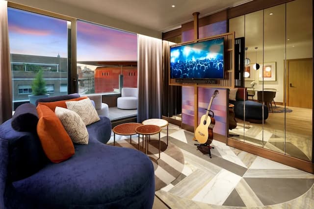Hard Rock Hotel Madrid-Rock Star Suite-7