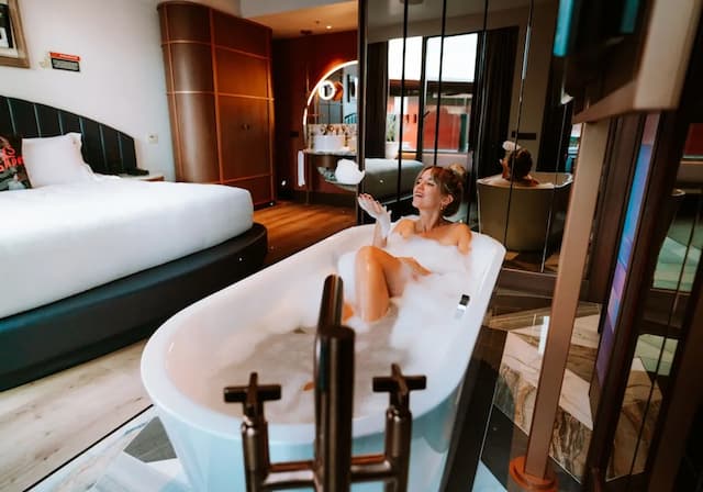 Hard Rock Hotel Madrid-Rock Star Suite-2