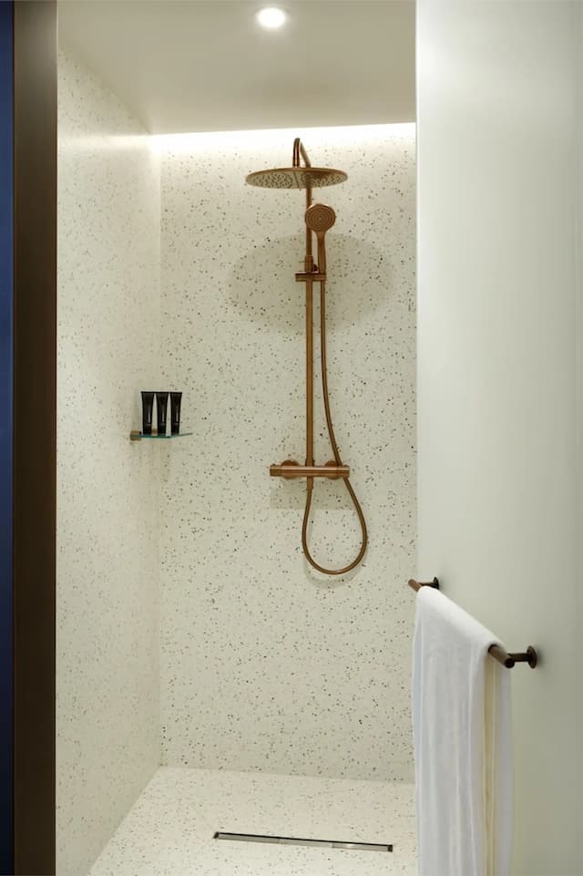 Hard Rock Hotel Madrid-Silver Suite-4