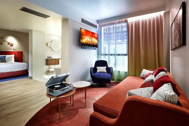 Hard Rock Hotel Madrid-Silver Suite-2