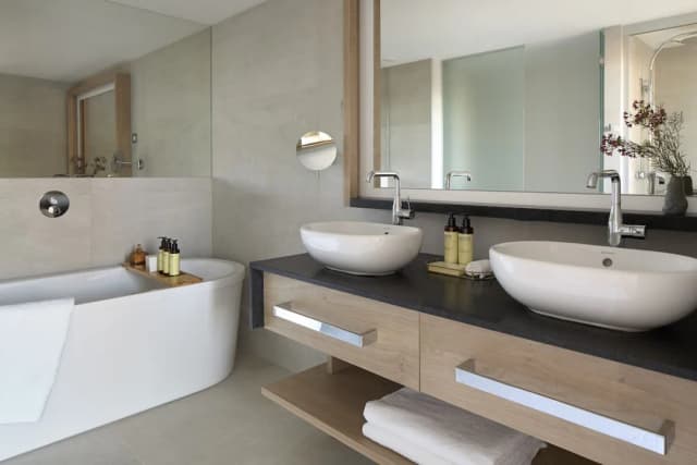 ME Barcelona-Ultimate ME+ Penthouse Jacuzzi (2+1)-3