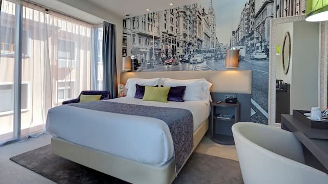 Hotel Indigo Madrid - Gran Via by IHG-尊荣客房, 1 张大床-11